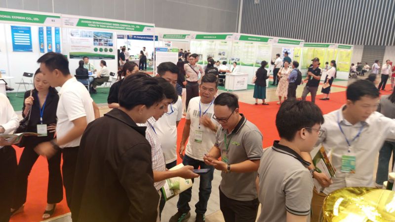 Gian hàng của iCrop Group thu hút khách hàng tham quan Gian hàng của iCrop Group thu hút khách hàng tham quan
